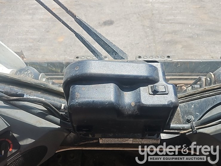 2023-bobcat-t870-image-34