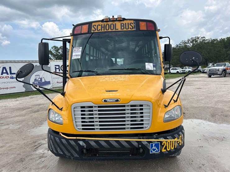 2008-freightliner-b2-image-20