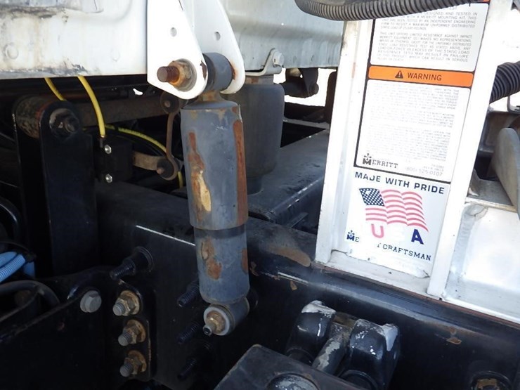 2012-freightliner-cascadia-125-image-16