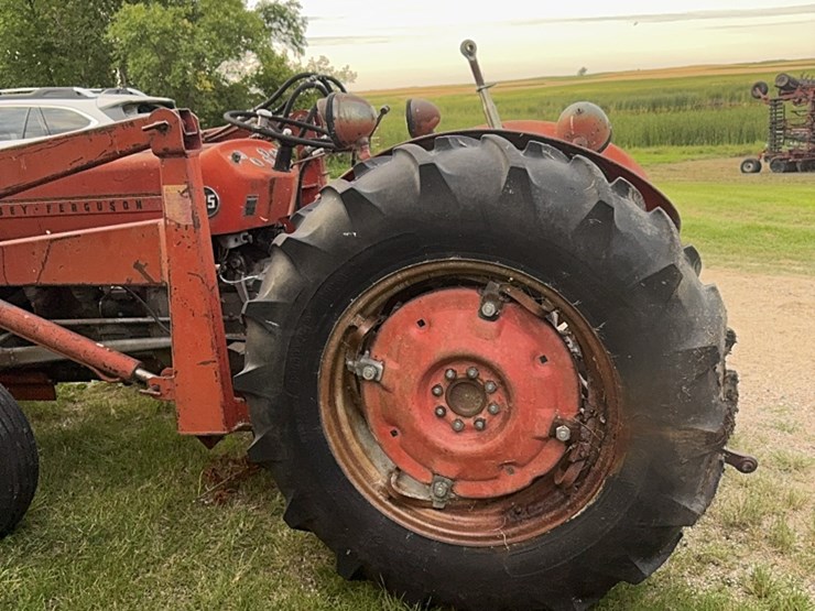 massey-ferguson-135-image-10