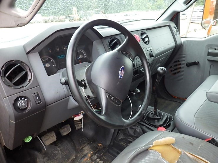 2013-ford-f750-image-26