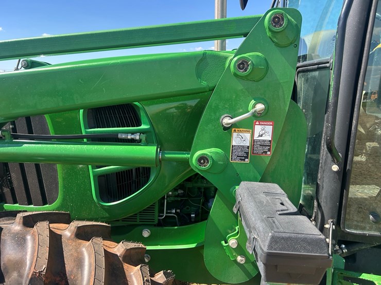 john-deere-6140d-image-13