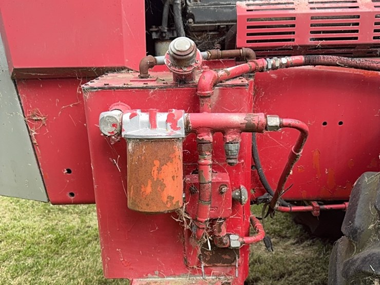 massey-ferguson-4880-image-38