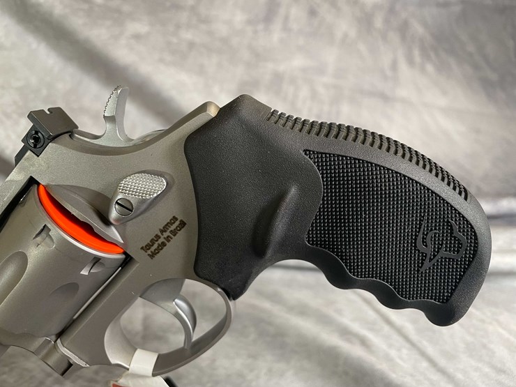 #4549-•-taurus-m627-tracker-357-mag-revolver,-sn:-aem939894-image-20