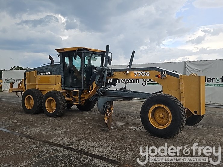 2014-deere-770g-image-6