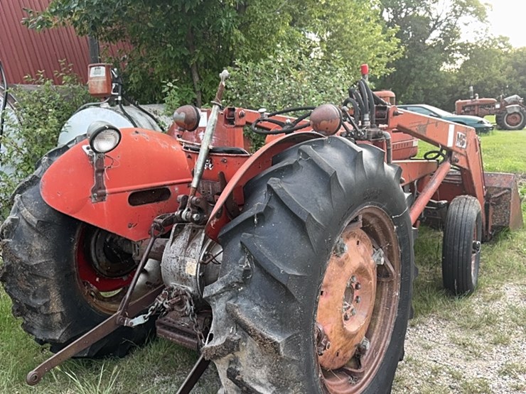 massey-ferguson-135-image-7
