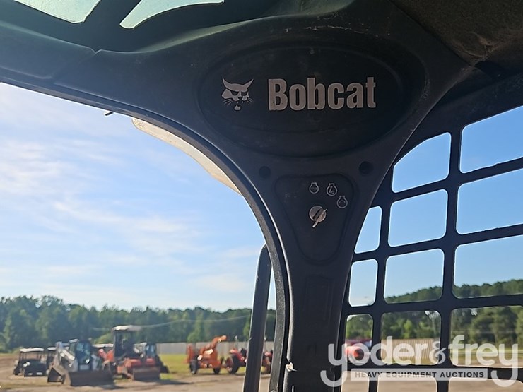 2019-bobcat-s550-image-33