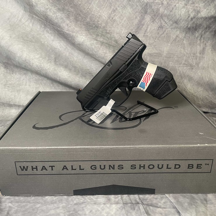 #4525 • Kimber R7 Mako 9mm Luger Pistol, SN: Z10187