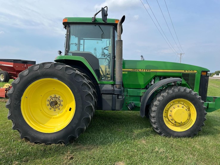 john-deere-8300-image-16
