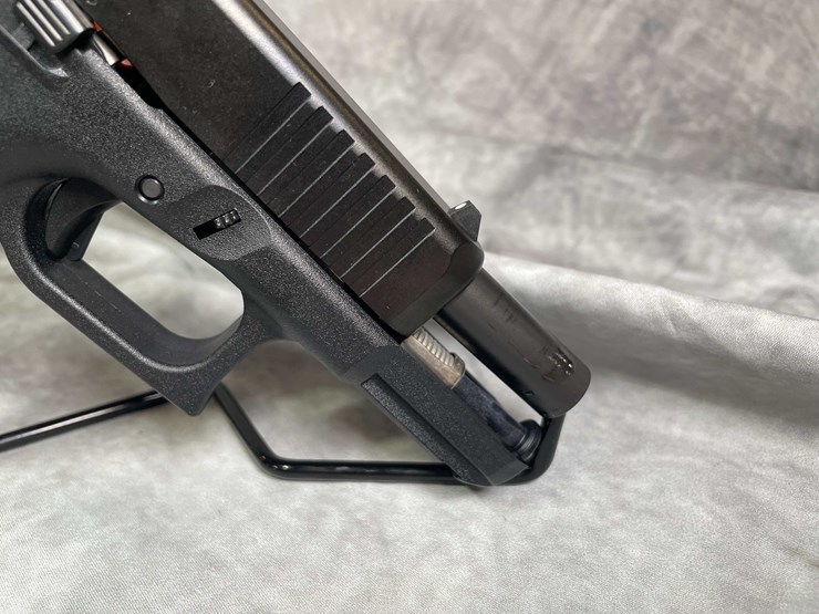 #4544-•-glock-19-gen-5-9mm-luger-semi-auto-pistol,-sn:-cesf245-image-13