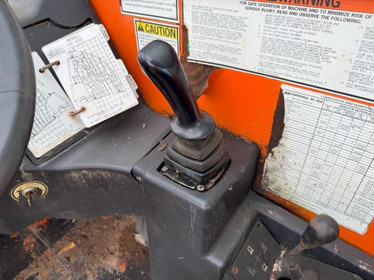 2004-jlg-g6-42a-image-43