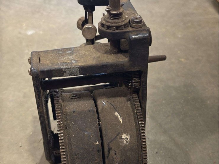 lot-of-machinery-components?-image-19