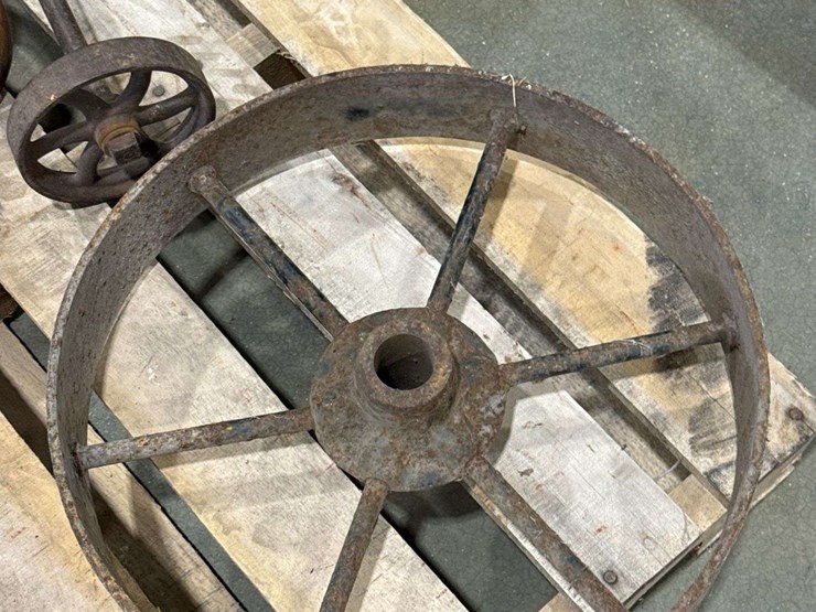 salvaged-cast-iron-wheels-of-varying-sizes-image-24
