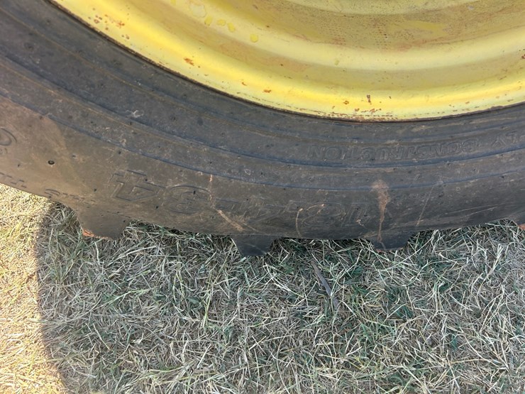 john-deere-3020-image-8
