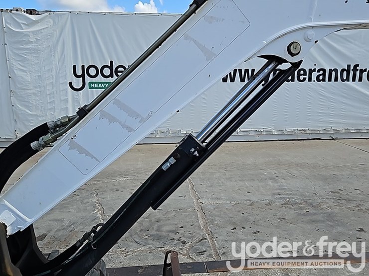 2017-bobcat-e32-image-13