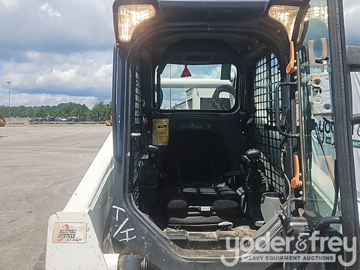 2023-bobcat-t870-image-24