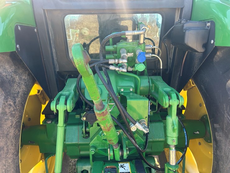 john-deere-6140d-image-6
