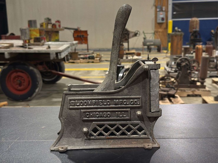 bloomfield-cast-iron-french-fry-cutter.-image-6