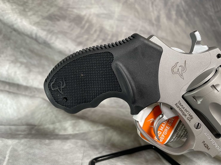 #4536-•-taurus-model-942-22-wmr-revolver,-sn:-ahd909852-image-6
