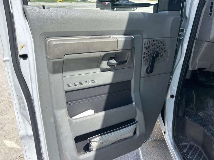 2019-ford-e450-image-11
