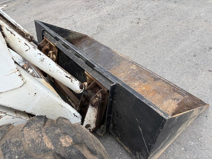 bobcat-825-image-11