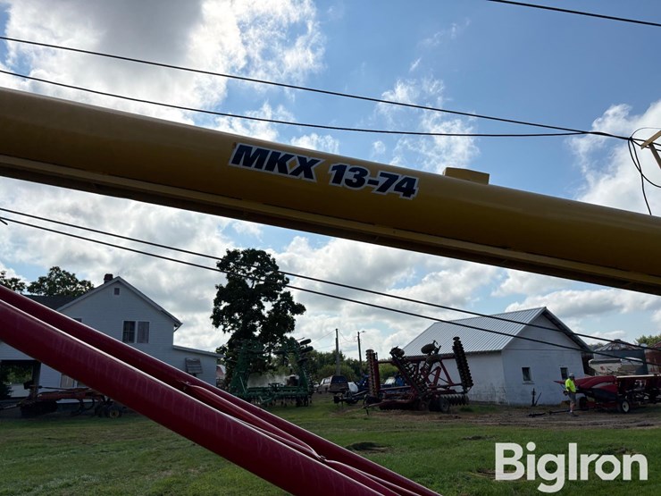agi-westfield-mkx-13-74-13"x74'-swing-away-auger-image-14