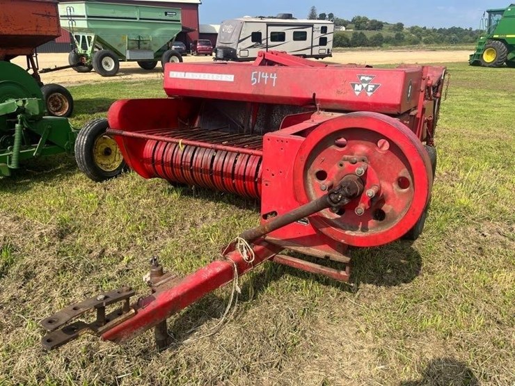 massey-ferguson-9-image-2