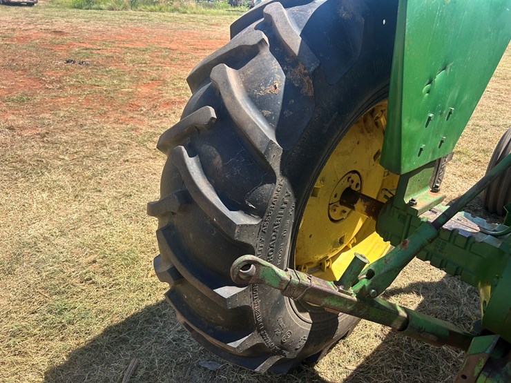 john-deere-3020-image-7