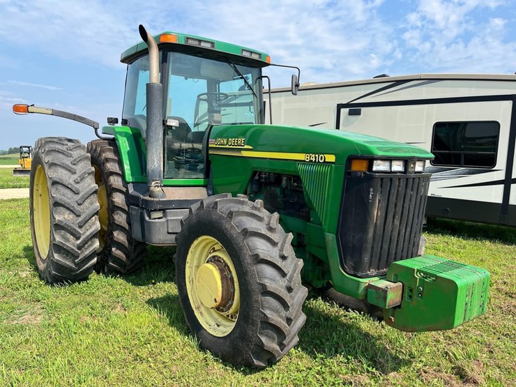 john-deere-8410-image-2