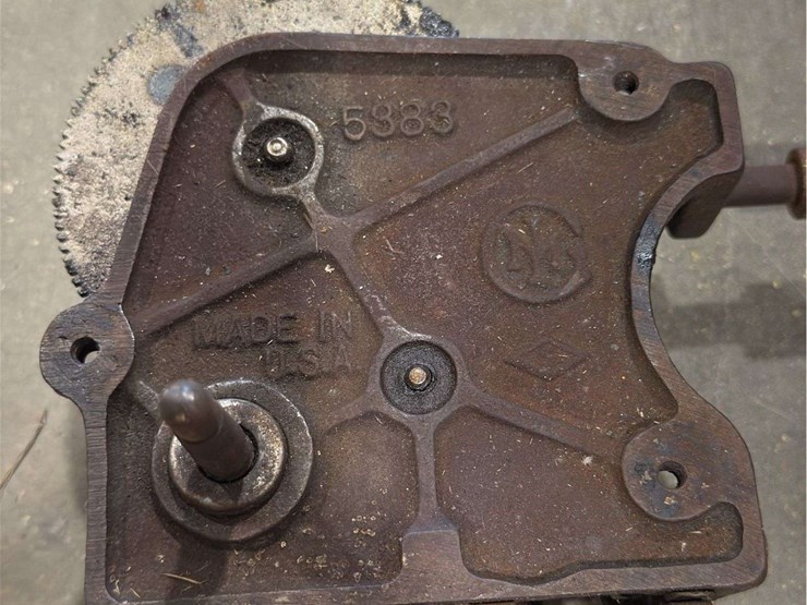lot-of-machinery-components?-image-9