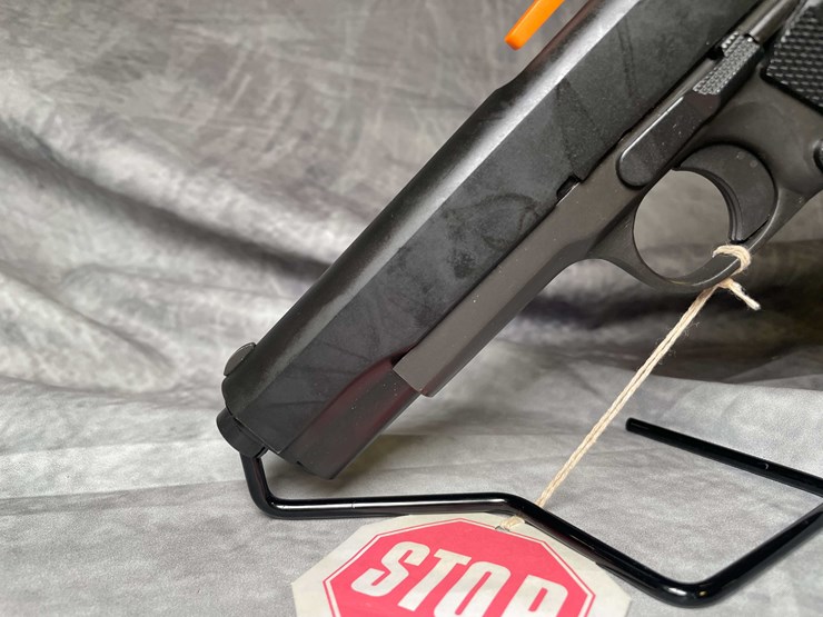 #4533-•-rock-island-arms-m1911-a1-fs-45-auto-pistol,-sn:-ria2847189-image-15