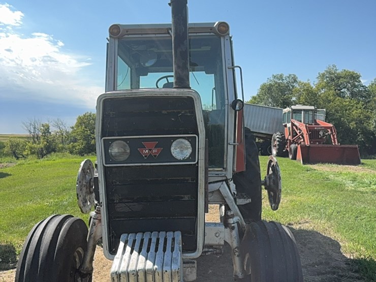 massey-ferguson-2705-image-3