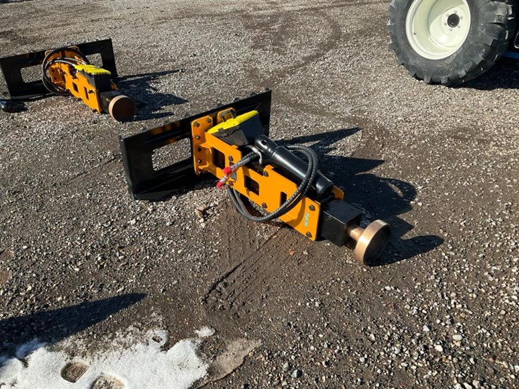 #1368-•-unused-future-skid-steer-post-driver-image-3