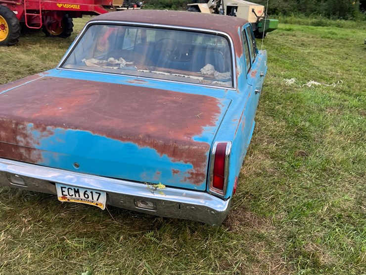1972-plymouth-valient￼,-slant-six-engine-and-manual-transmission,-glass-is-good,-leaf-springs,-been-sitting-for-a-long-time.-image-14