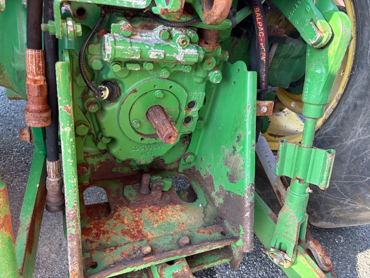 2020-john-deere-5065e-image-16