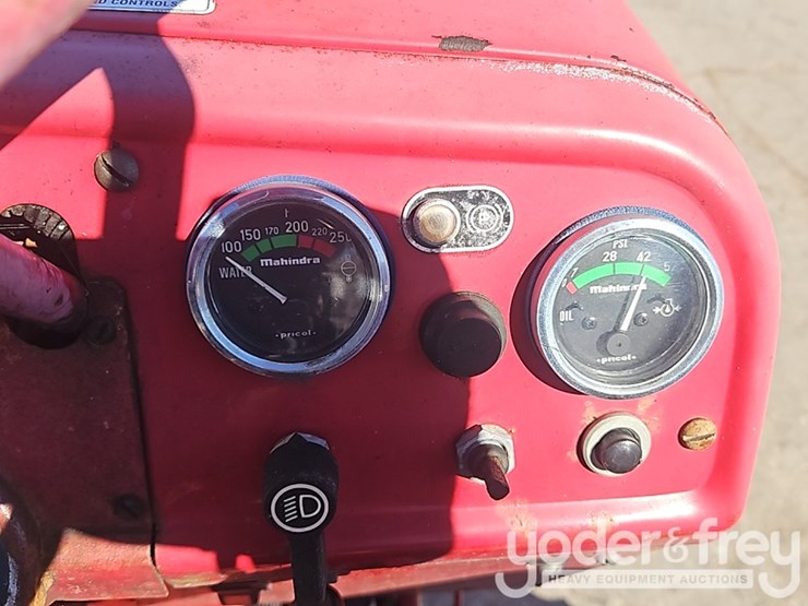 1994-mahindra-e350-di-image-25