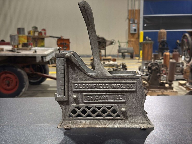 bloomfield-cast-iron-french-fry-cutter.-image-2
