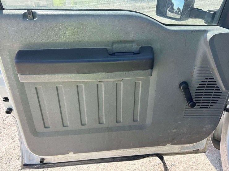 2011-ford-f350-image-11