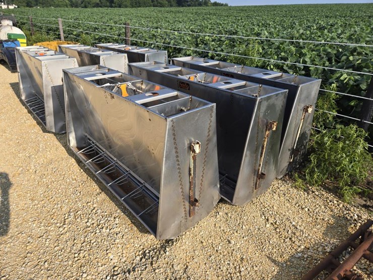 #3866-•-(3)-smidley-stainless-steel-feeders-image-9
