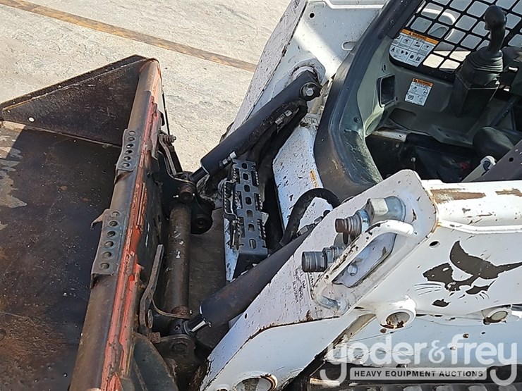 2019-bobcat-t590-image-15