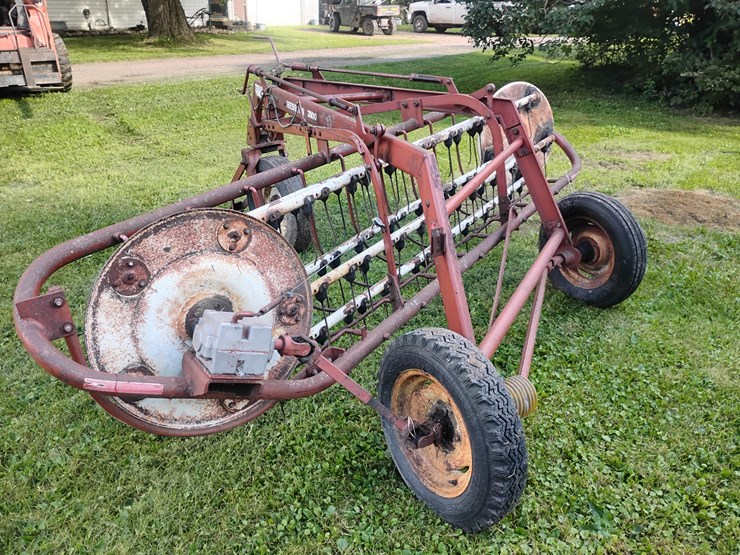 hesston-3900-image-4