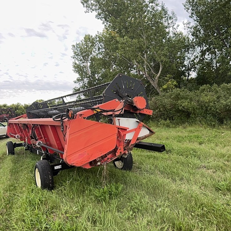 24’ Massey Ferguson soybean header