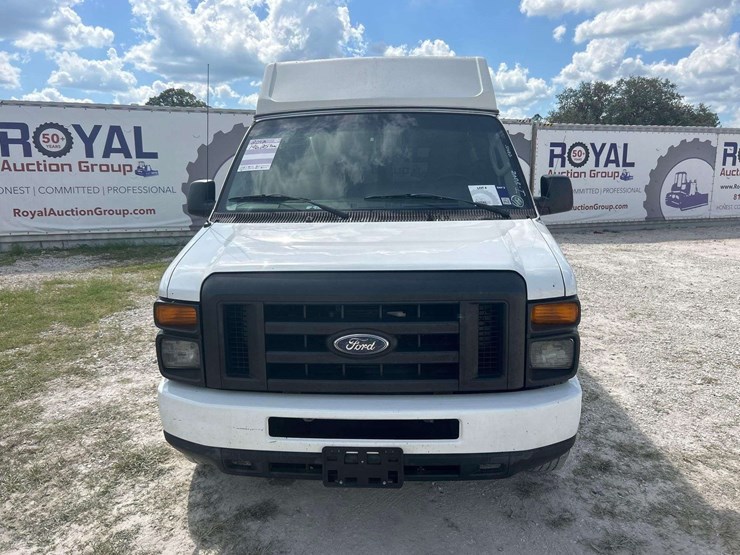 2012-ford-e150-image-22