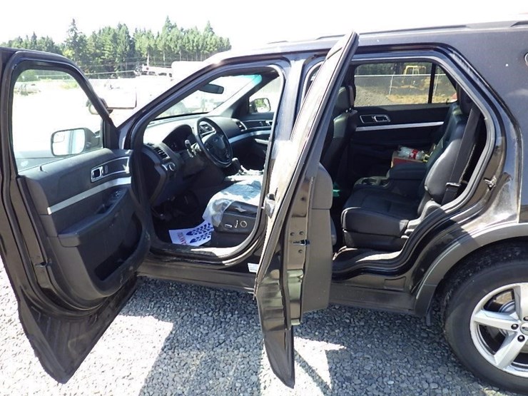 2016-ford-explorer-xlt-image-15