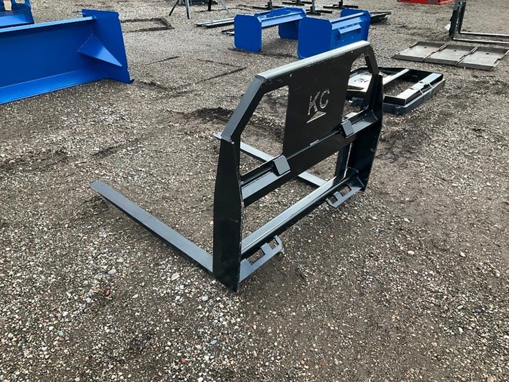 #1415-•-45"-skid-steer-fork-frame-w/42in-forks-image-1