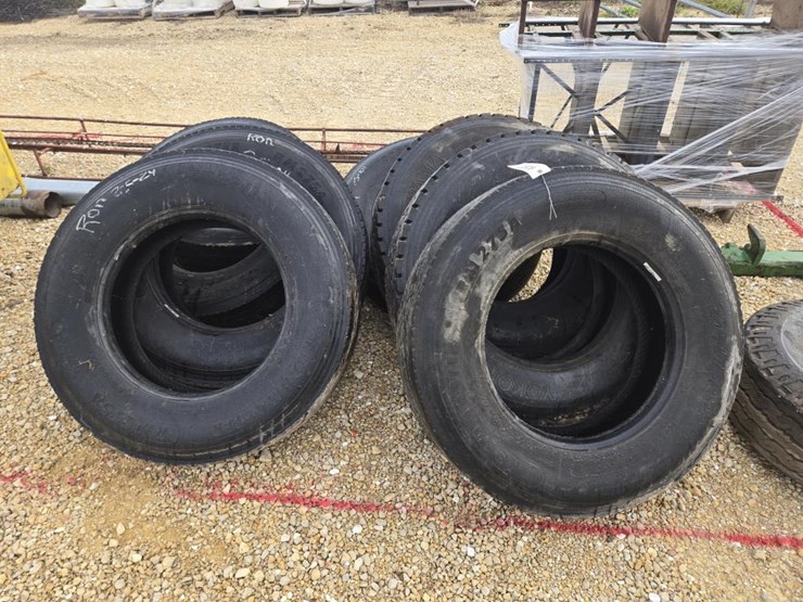 #3951-•-(9)-295/75r22.5-tires-image-12