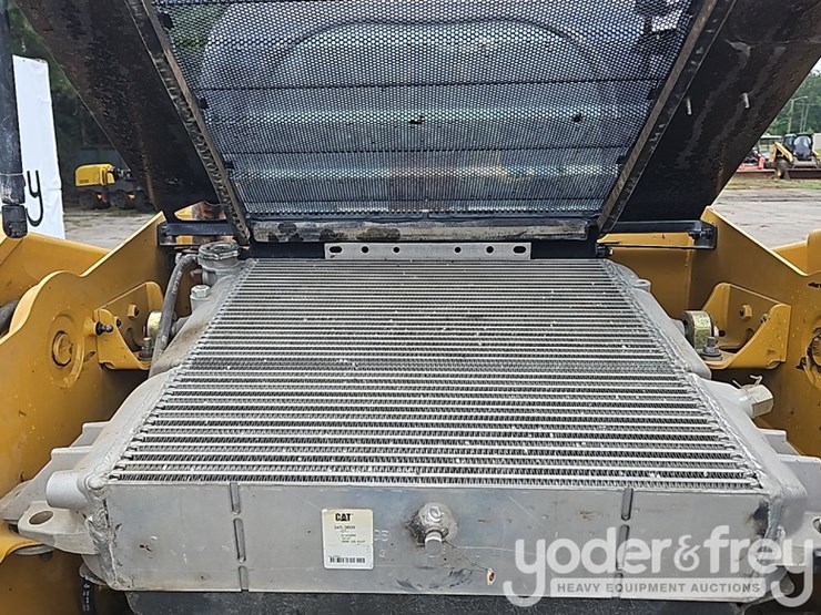 2016-caterpillar-236d-image-25