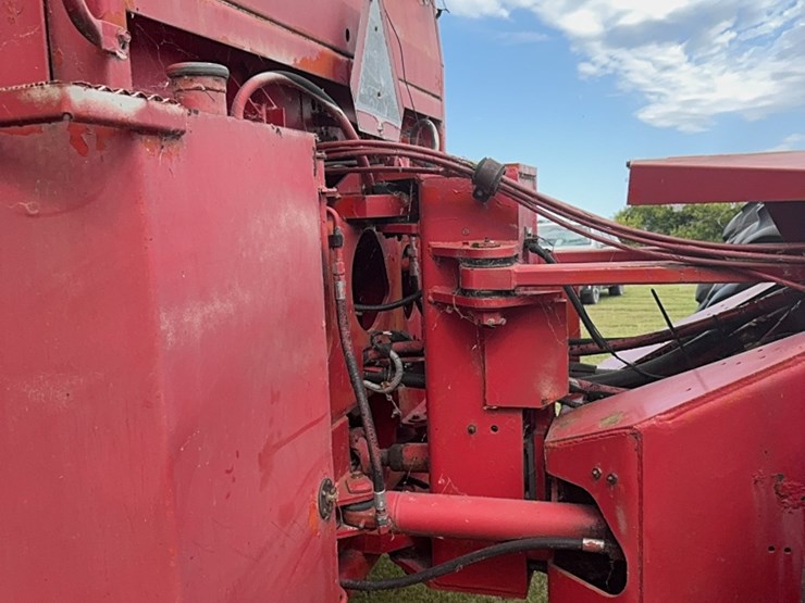 massey-ferguson-4880-image-31
