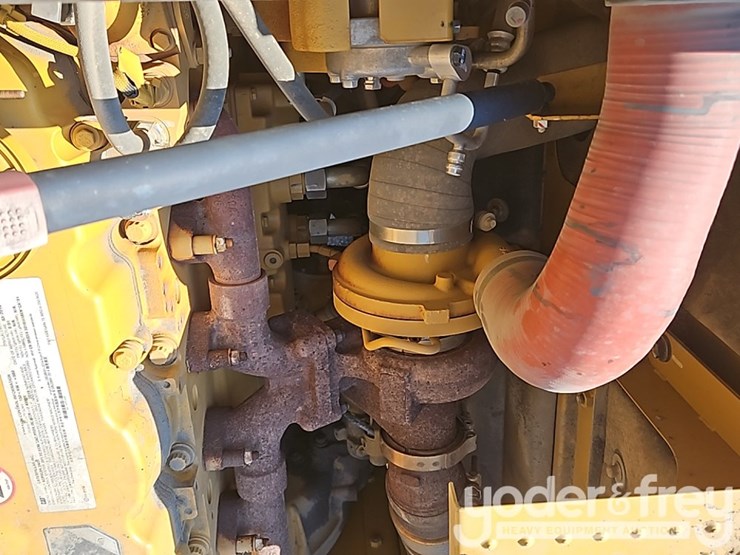 2019-caterpillar-336-image-45