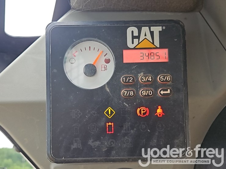 2016-caterpillar-236d-image-34